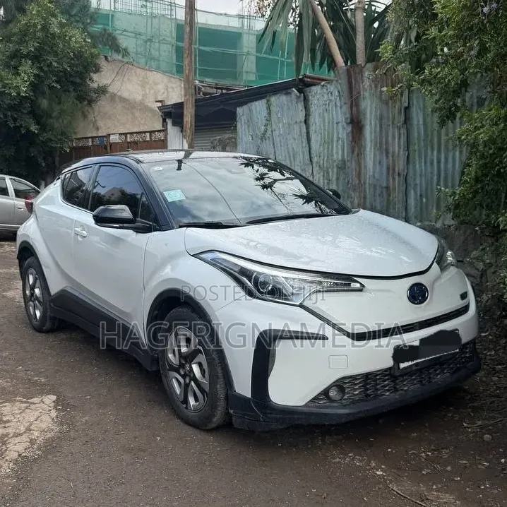 Toyota C-HR 2022 White