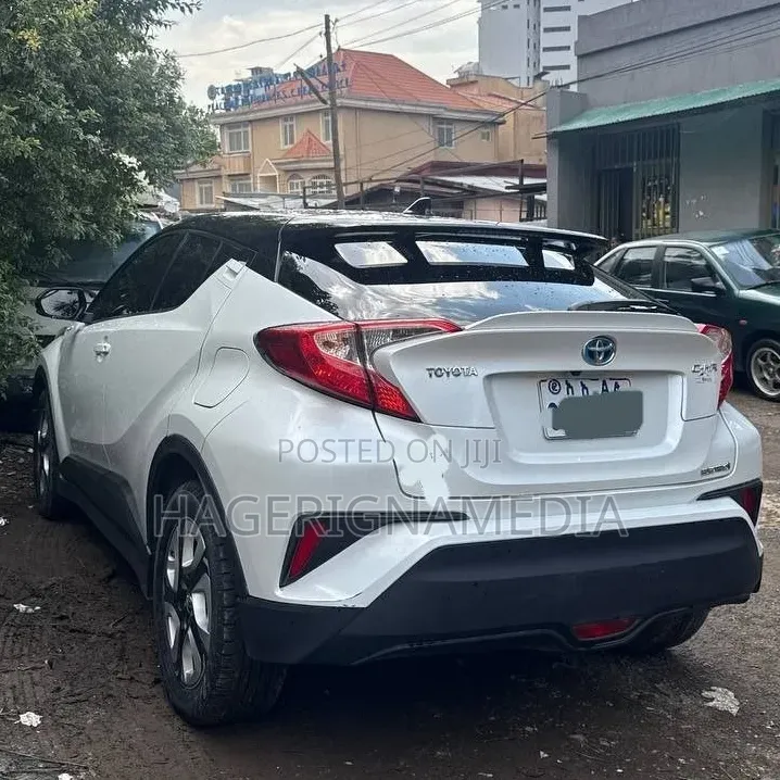 Toyota C-HR 2022 White