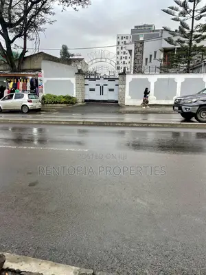 Cafe Restaurant, Office Commercial Space for Rent!