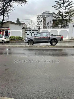 Cafe Restaurant, Office Commercial Space for Rent!