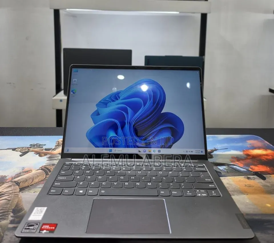 New Laptop Lenovo IdeaPad 1 16GB AMD Ryzen 7 SSD 512GB