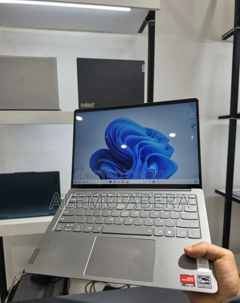 New Laptop Lenovo IdeaPad 1 16GB AMD Ryzen 7 SSD 512GB