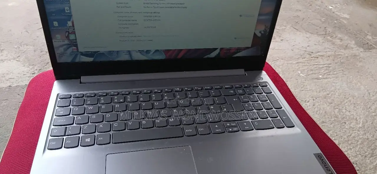 Laptop Lenovo 4GB Intel Core 3 HDD 1T