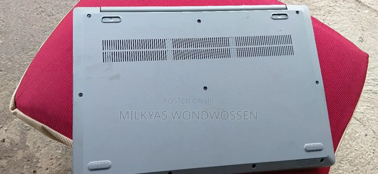 Laptop Lenovo 4GB Intel Core 3 HDD 1T