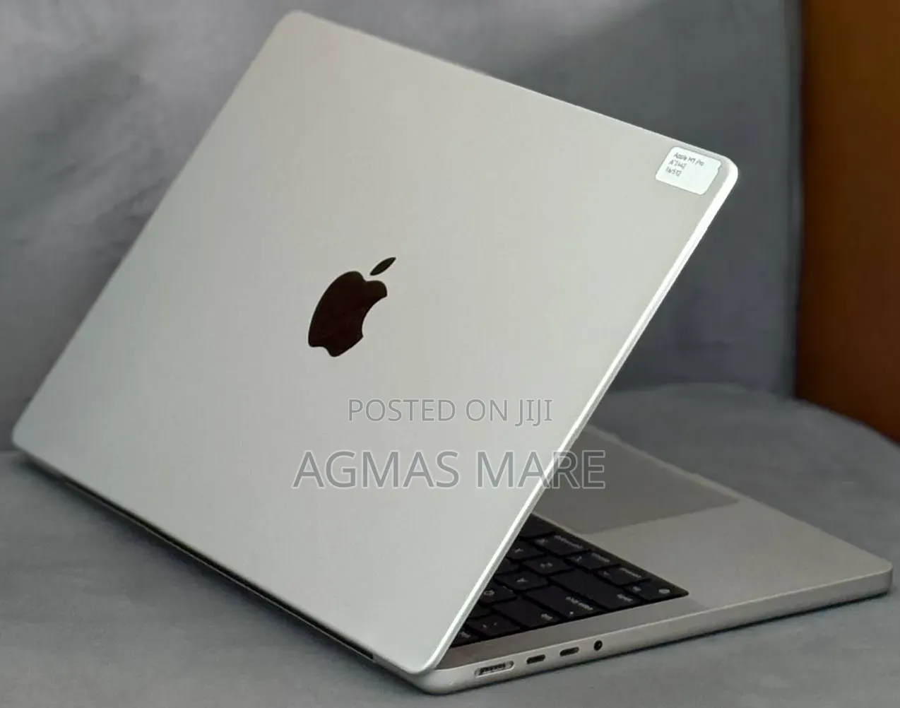 New Laptop Apple MacBook Pro 2020 M1 16GB Apple M1 Pro SSD 512GB