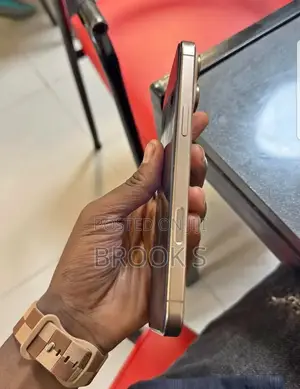 New Apple iPhone 16 Pro Max 256 GB Gold