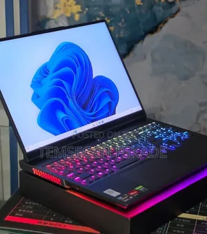 New Laptop Lenovo Legion 9 32GB AMD Ryzen 9 SSD 1T