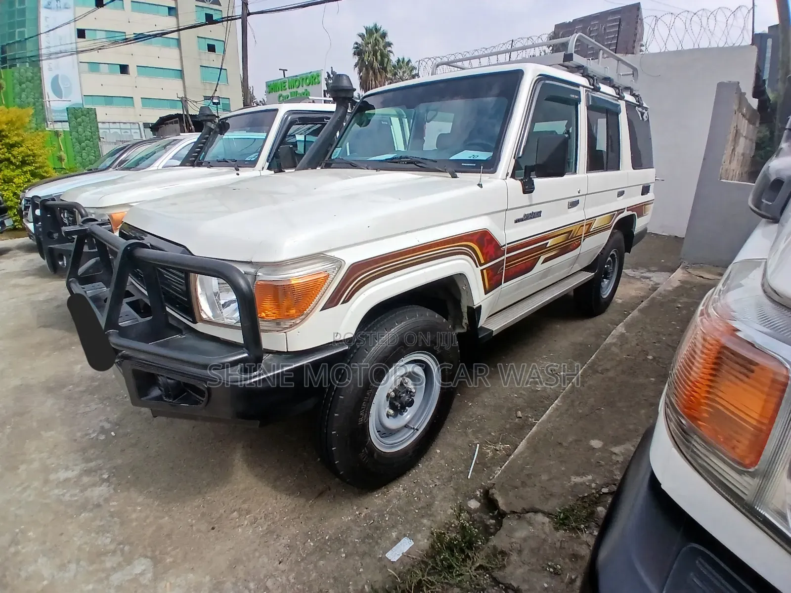 Toyota Land Cruiser 2016 White