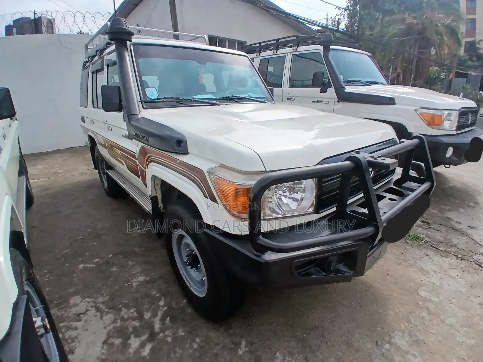 Toyota Land Cruiser 2016 White