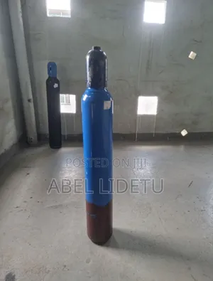 Oxygen Cylinder Available in Multiple Sizes.
