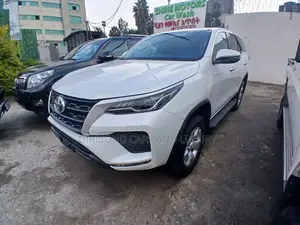 Toyota Fortuner 2023 White