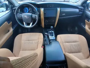 Toyota Fortuner 2023 White