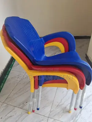 Heavy-Duty Plastic Café Chair ጠንካራ የፕላስቲክ ካፌ ወንበር