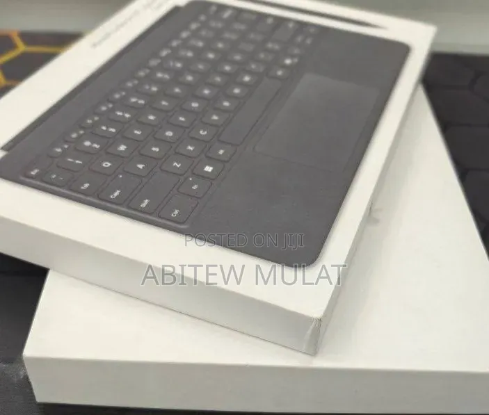 New Microsoft Surface Pro 11th Edition, a Copilot+ PC 16GB SSD 512GB