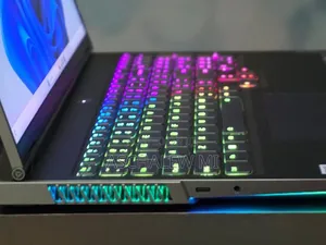 New Laptop Lenovo Legion Y7000P IRX9 Gaming Laptop 32GB AMD Ryzen 9 1T