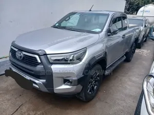Toyota Hilux 2021 Silver