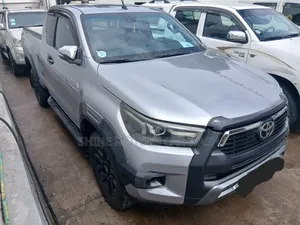 Toyota Hilux 2021 Silver