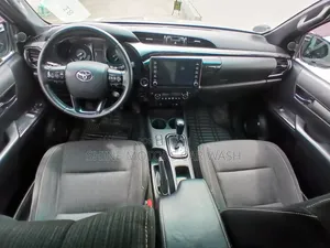 Toyota Hilux 2021 Silver