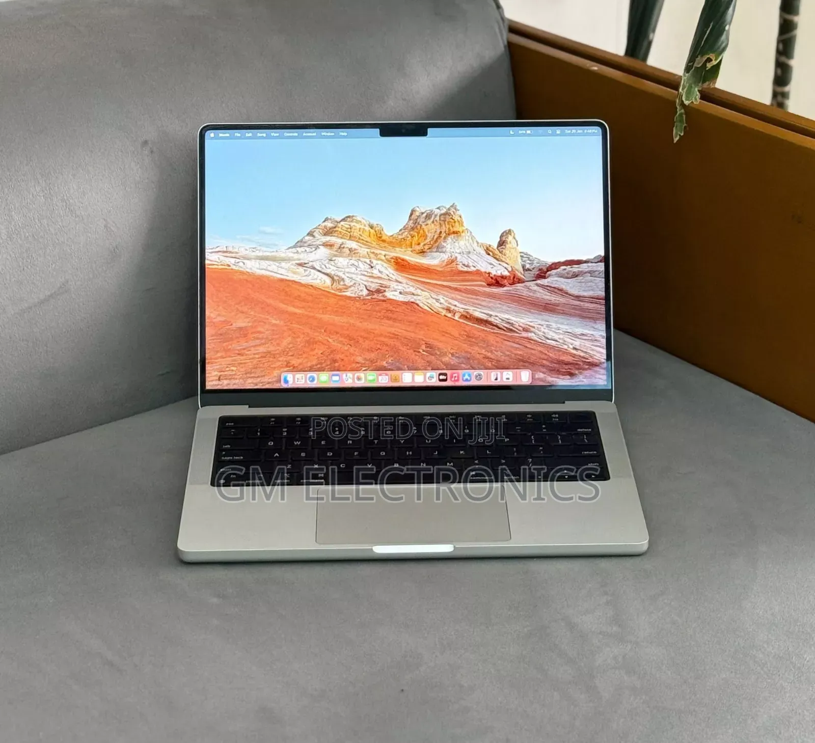 New Laptop Apple MacBook Pro 2021 M1 16GB Intel Core i7 SSD 512GB