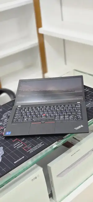 New Laptop Lenovo ThinkPad T14 16GB Intel Core i7 SSD 256GB