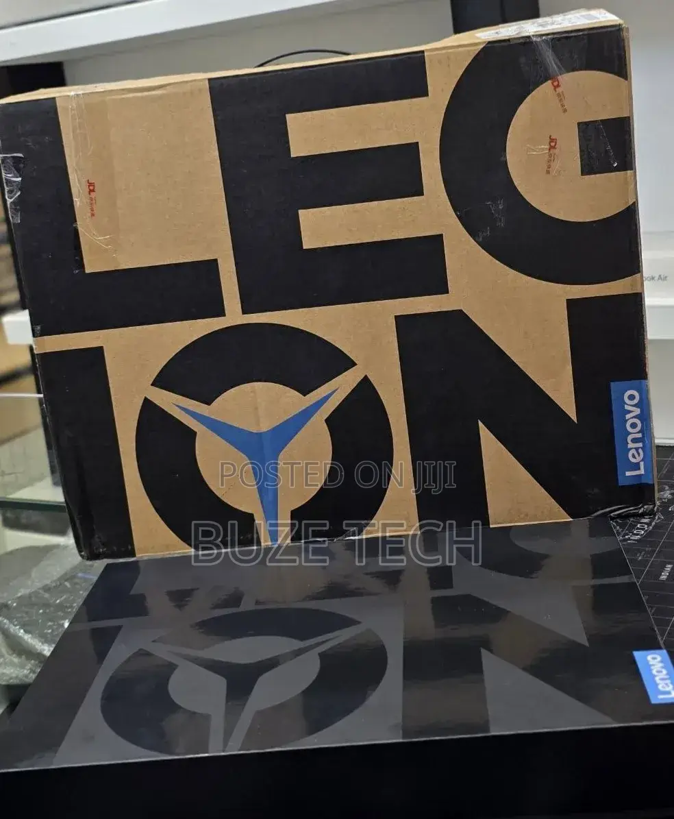 New Laptop Lenovo Legion 9 32GB AMD Ryzen 9 SSD 1T