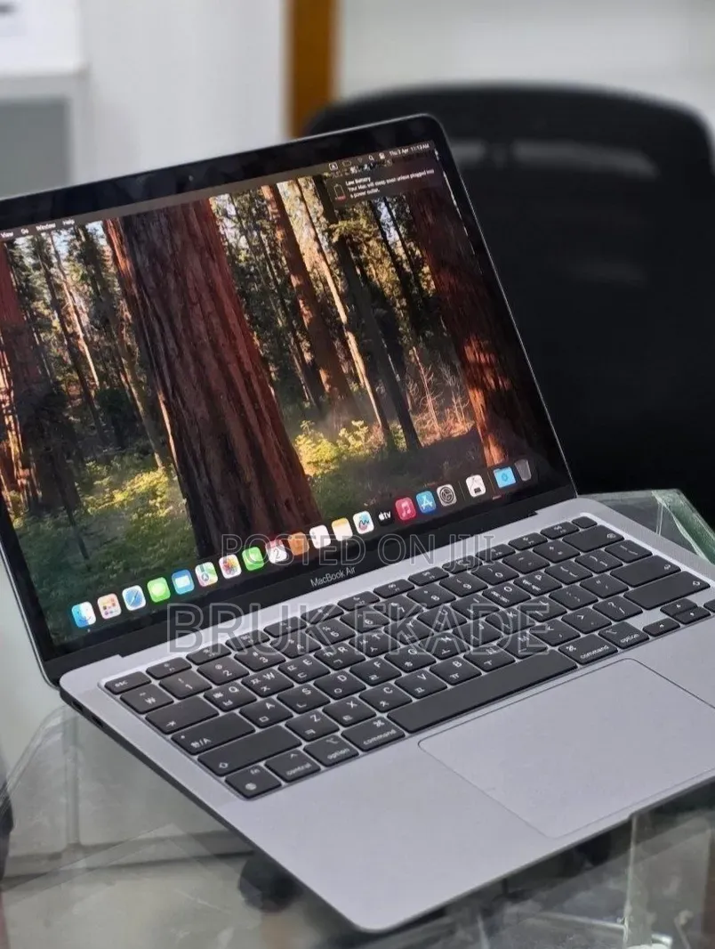 New Laptop Apple MacBook Air 2020 M1 8GB Apple M1 SSD 256GB