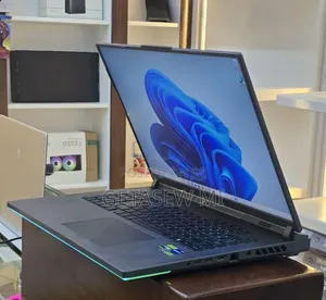 New Laptop Asus ROG Strix G18 32GB Intel Core i9 SSD 1T