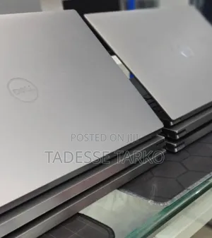 New Laptop Dell Precision 15 3520 16GB Intel Core i7 SSD 512GB
