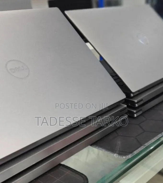 New Laptop Dell Precision 15 3520 16GB Intel Core i7 SSD 512GB