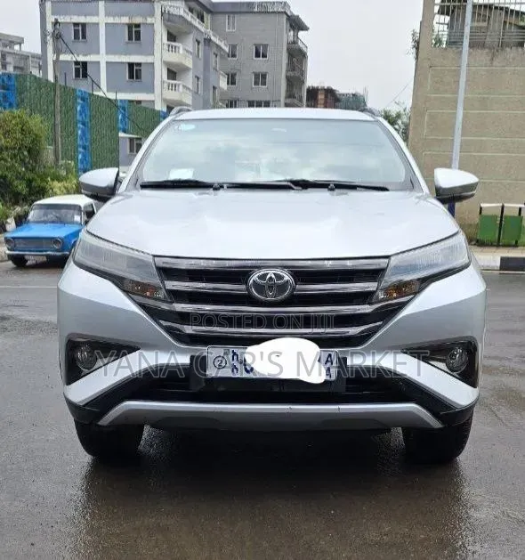 Toyota Rush 2020 Silver
