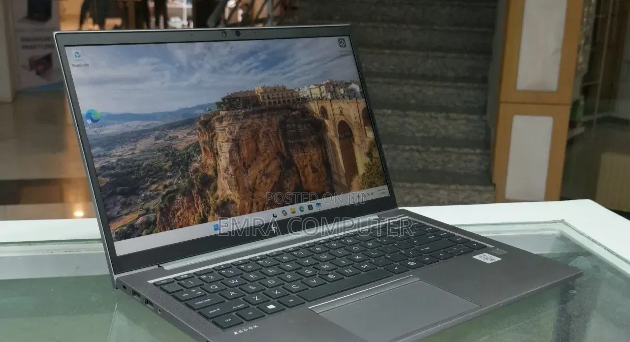 New Laptop HP ZBook Power G7 16GB Intel Core i7 SSD 512GB