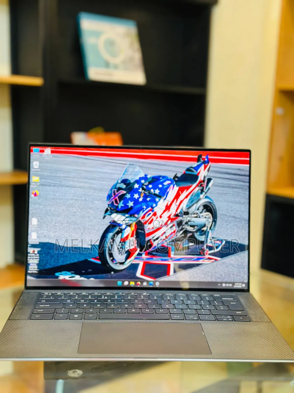 New Laptop Dell Precision 5560 16GB Intel Core i7 SSD 512GB
