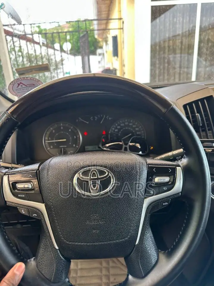 Toyota Land Cruiser 2012 White