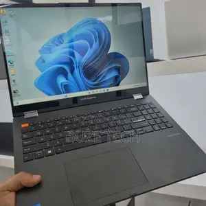 New Laptop Asus 16GB Intel Core i5 SSD 512GB
