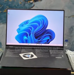 New Laptop Lenovo Legion 9 32GB AMD Ryzen 9 SSD 1T