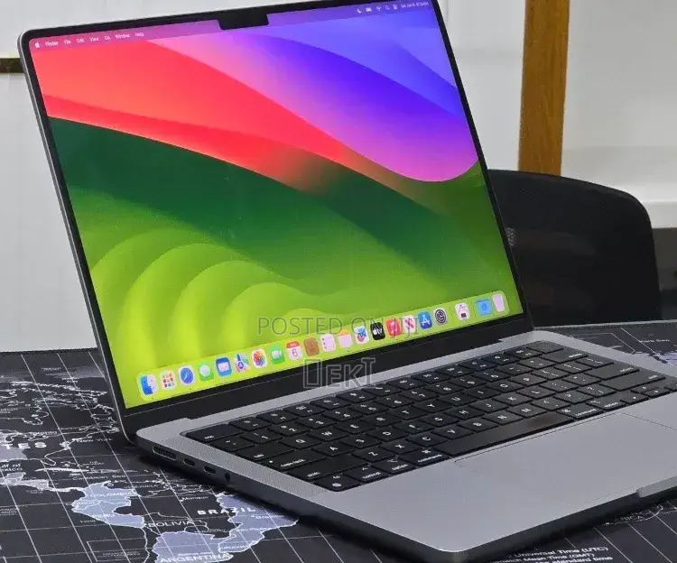 New Laptop Apple MacBook Pro 2023 M3 8GB Apple M3 SSD 512GB