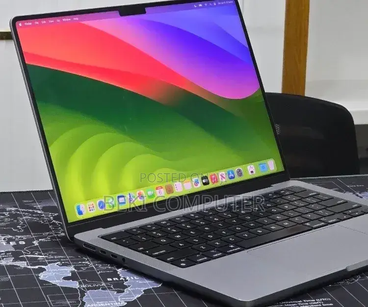 New Laptop Apple MacBook Pro 2023 M3 8GB Apple M3 SSD 512GB