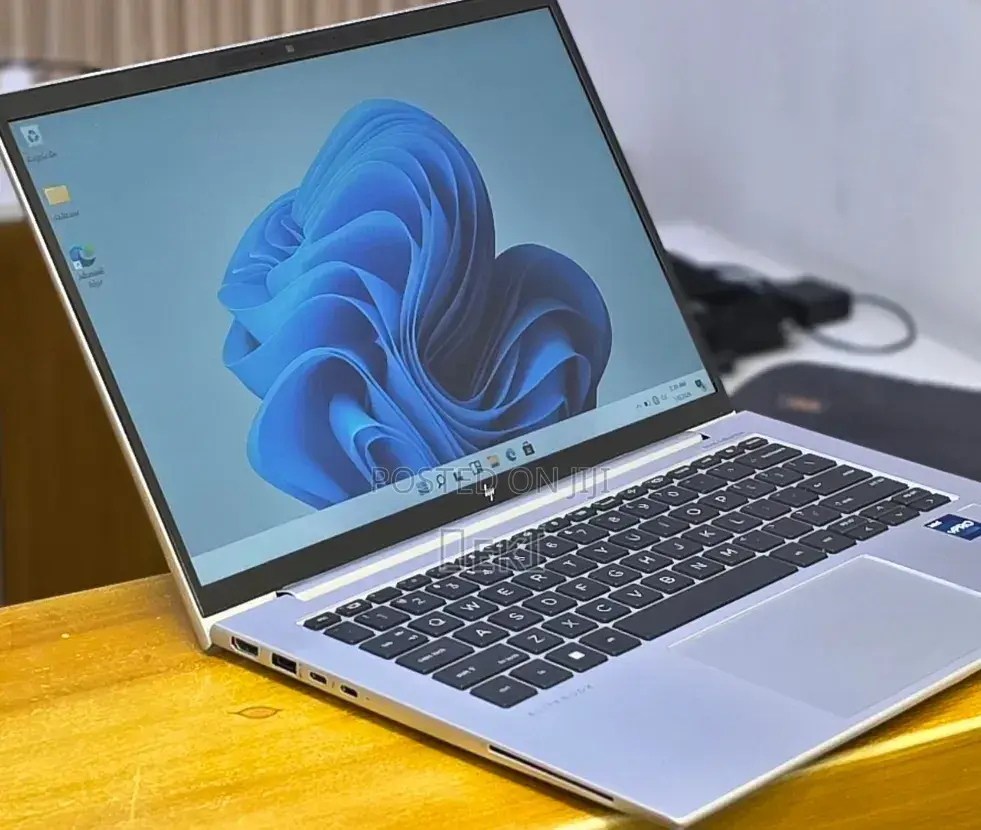 New Laptop HP EliteBook 840 G10 16GB Intel Core i7 SSD 512GB
