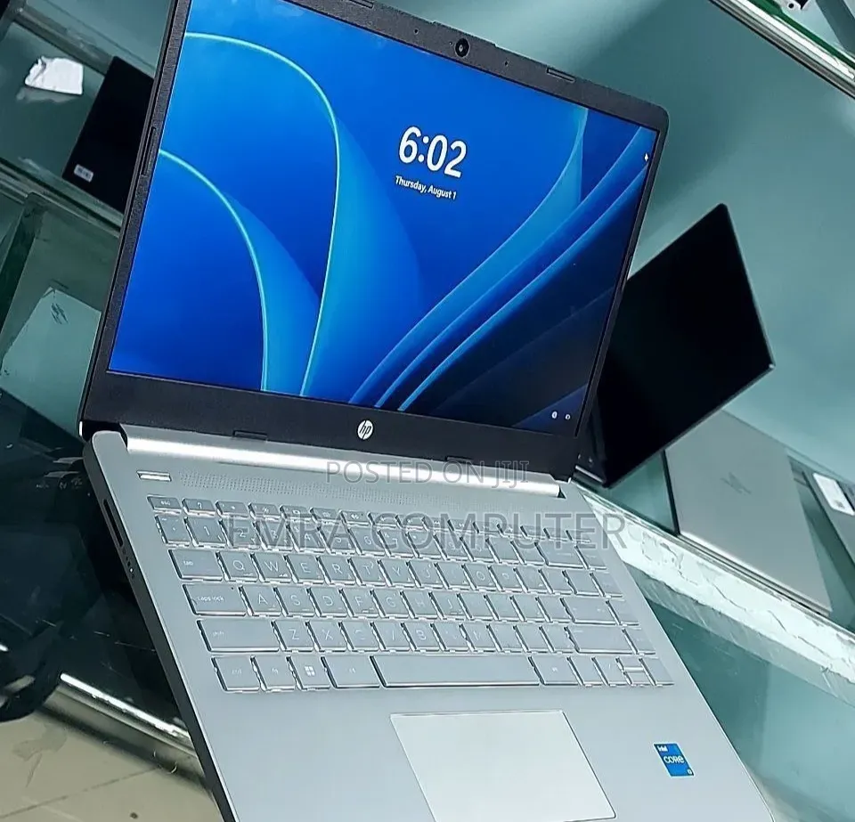 New Laptop HP 8GB Intel Core i3 SSD 256GB