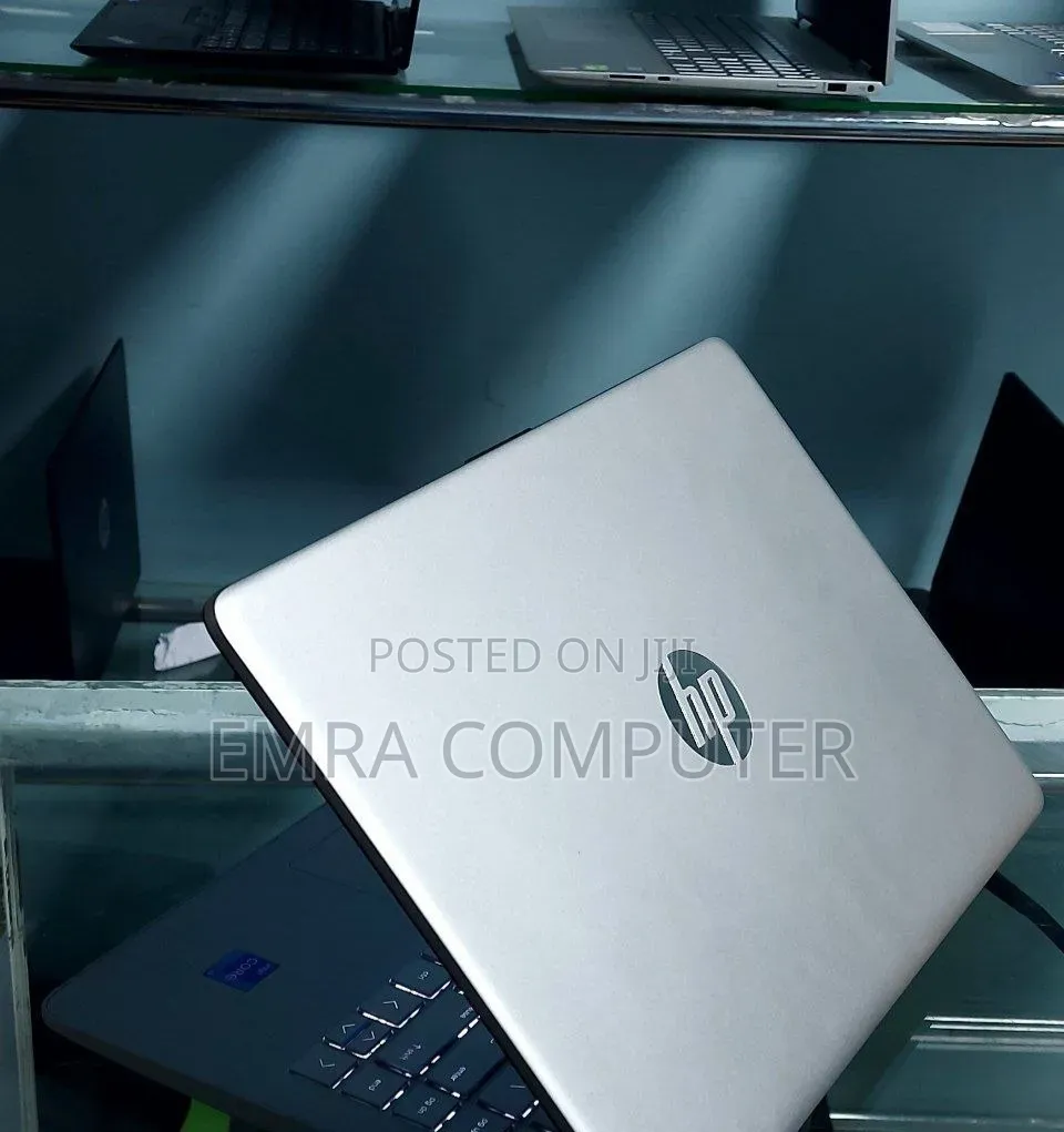 New Laptop HP 8GB Intel Core i3 SSD 256GB