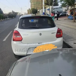 Suzuki Swift 2022 White