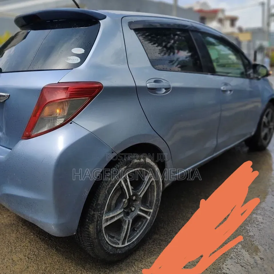 Toyota Yaris 2012 Blue