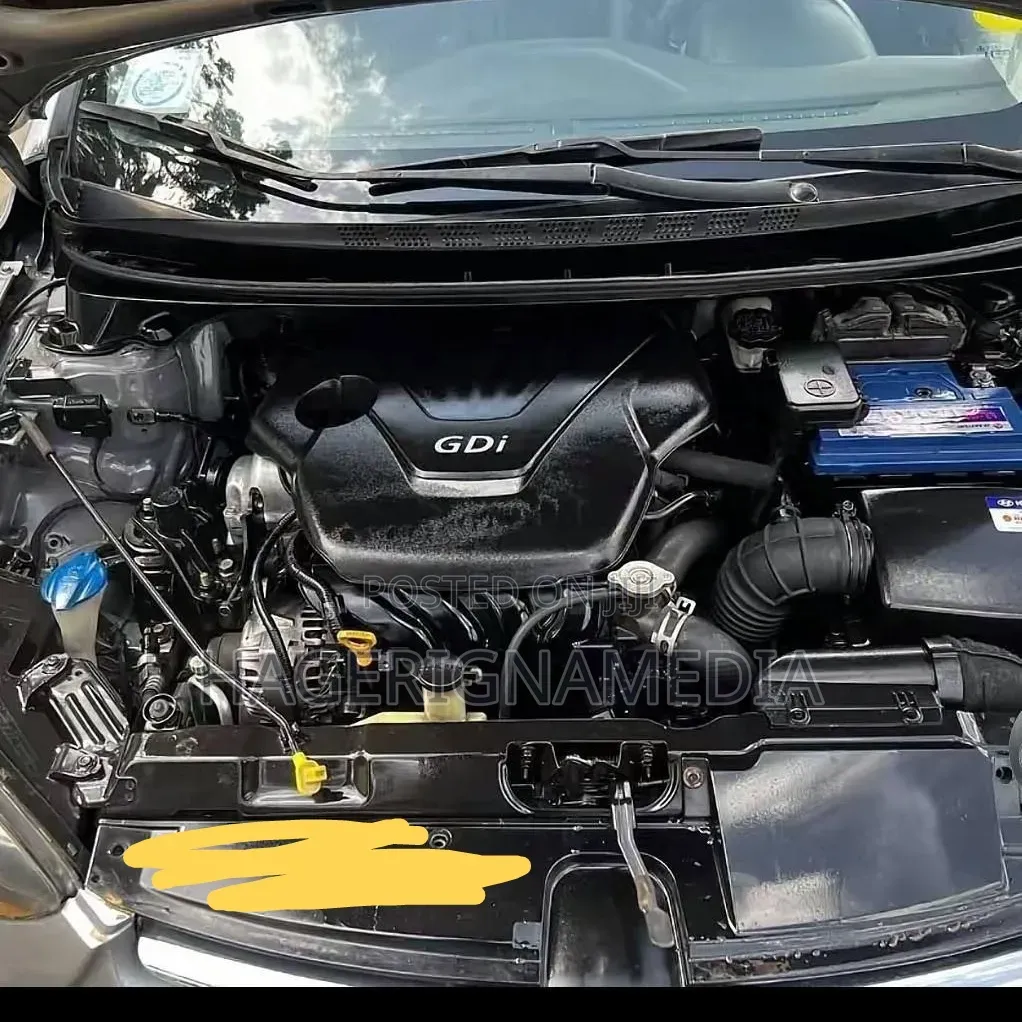 Hyundai Avante 2013 Silver