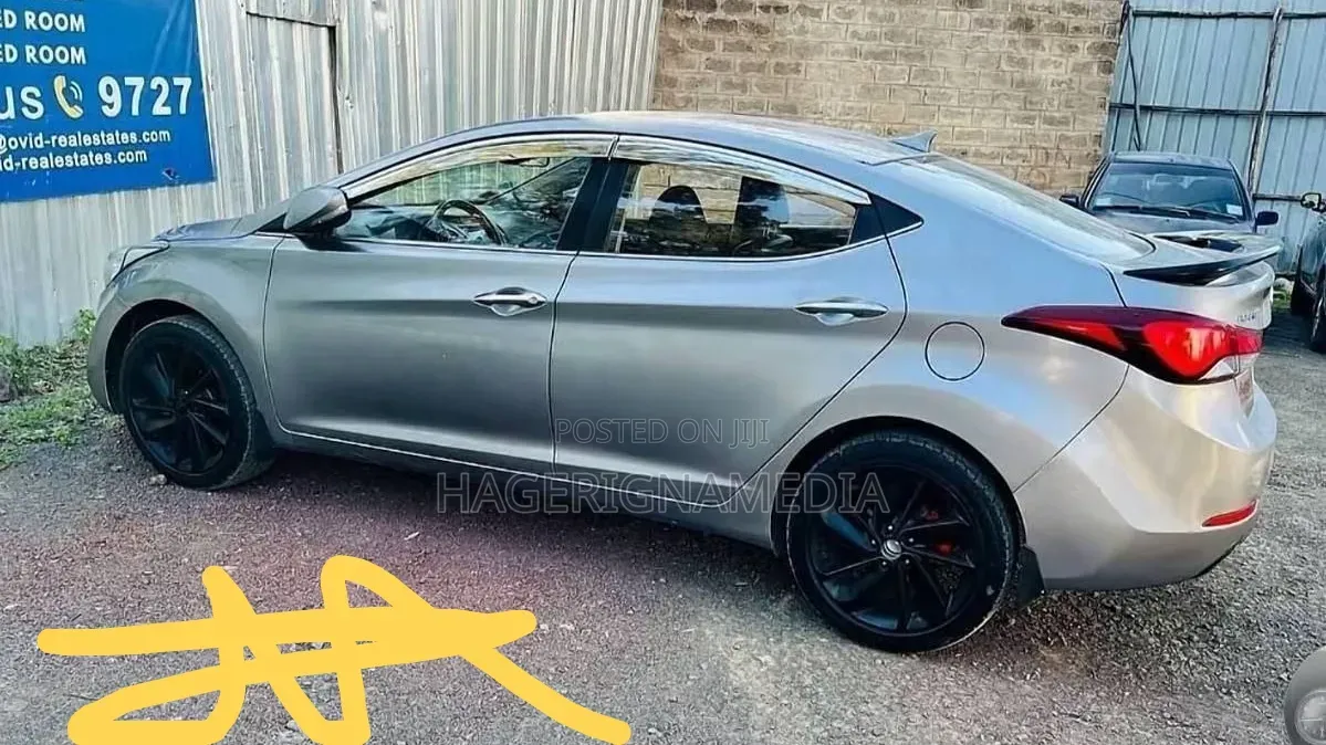 Hyundai Avante 2013 Silver