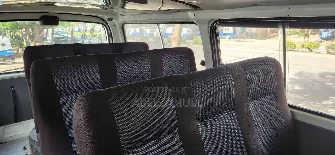 Car 2011 White