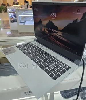 New Laptop Dell 16GB Intel Core i7 SSD 512GB