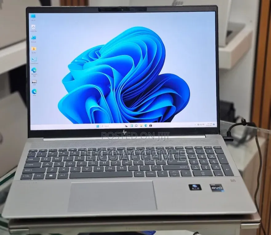 New Laptop HP 16GB Intel Core i7 SSD 1T