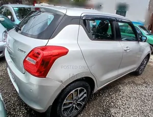 Suzuki Swift 2021 Silver