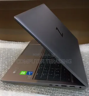 New Laptop HP ZBook Firefly G8 16GB Intel Core i7 SSD 512GB