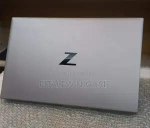 New Laptop HP ZBook Firefly G8 16GB Intel Core i7 SSD 512GB